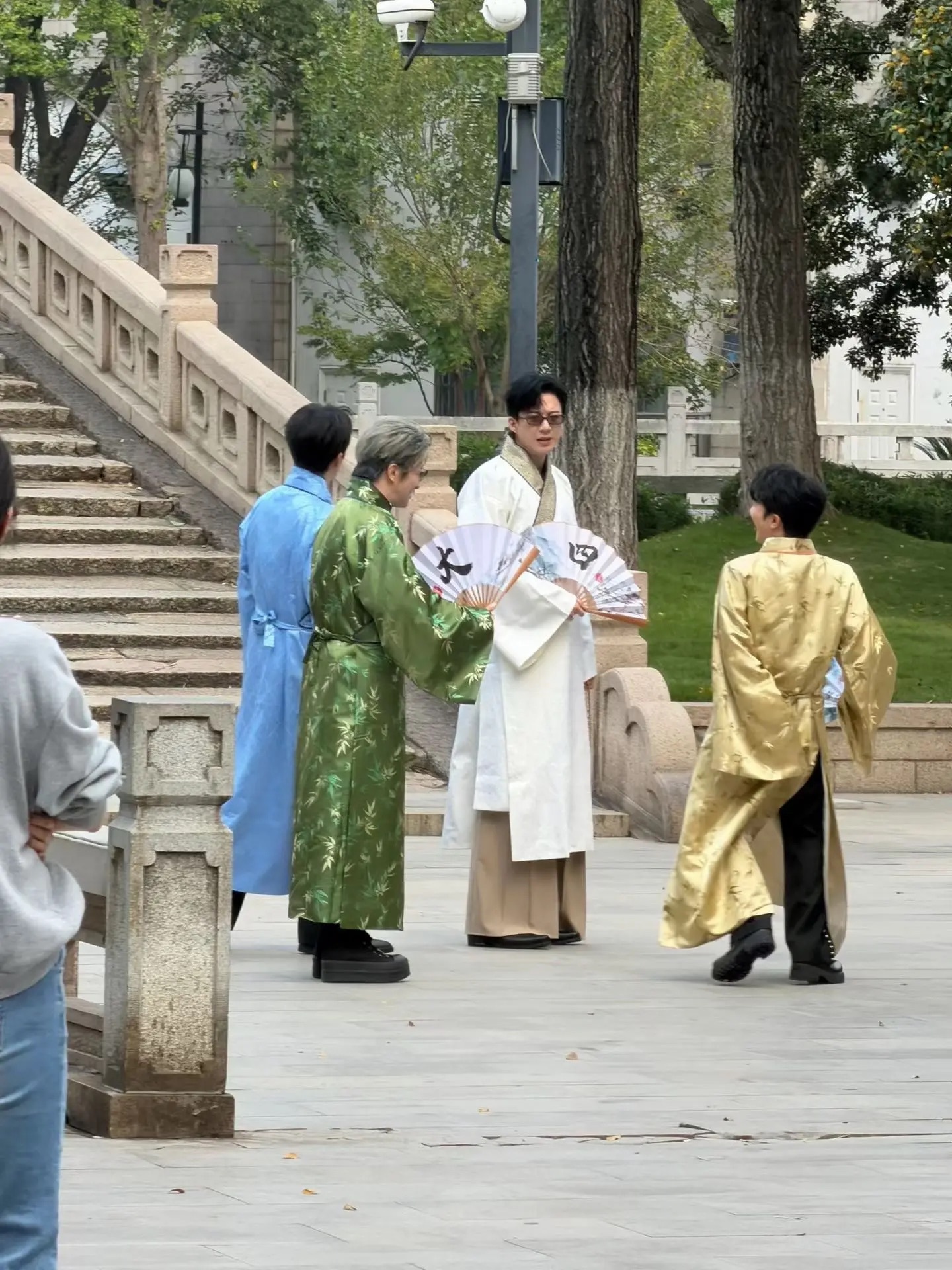 这不是音综吗 怎么哥几个开始cosplay了刘宇宁周深黄子弘凡薛之谦cos四大才
