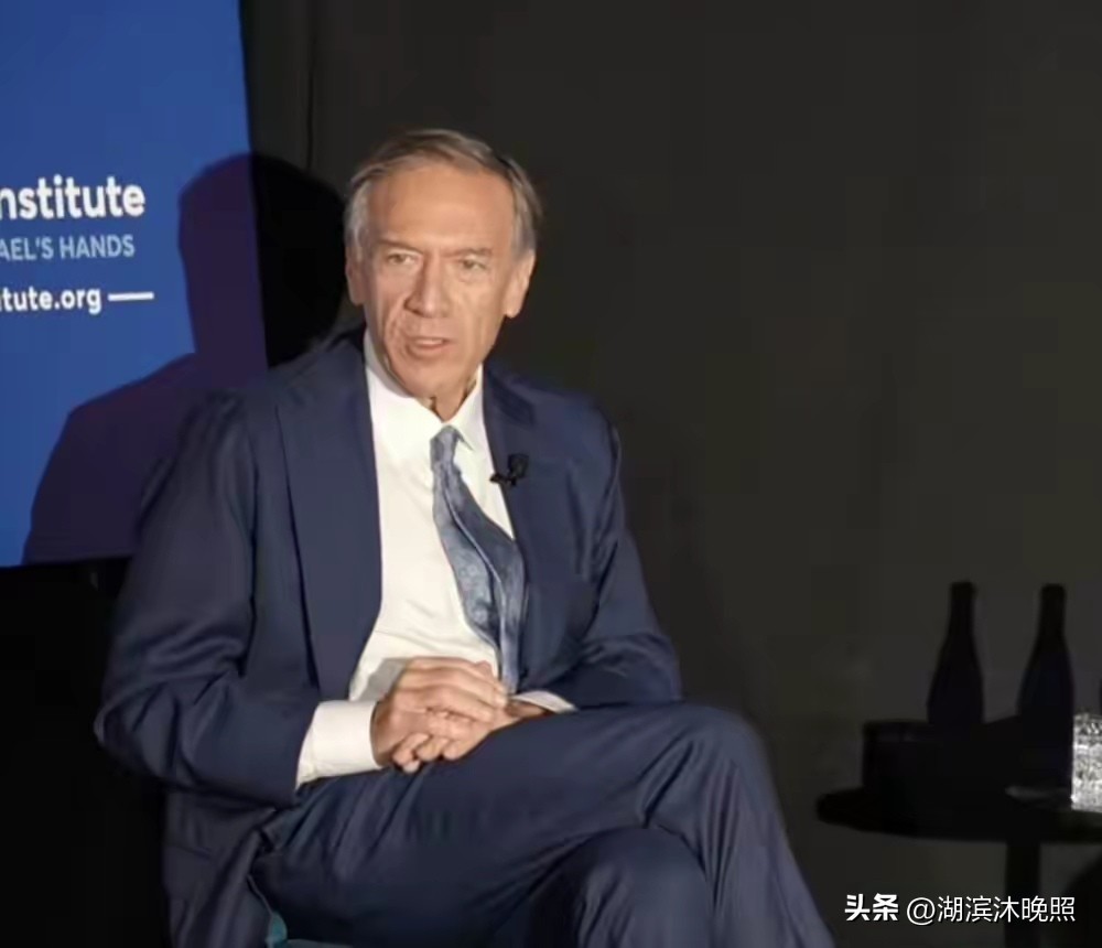 蓬佩奥经历了什么？下来后，人瘦了，头发也白了 ​​​