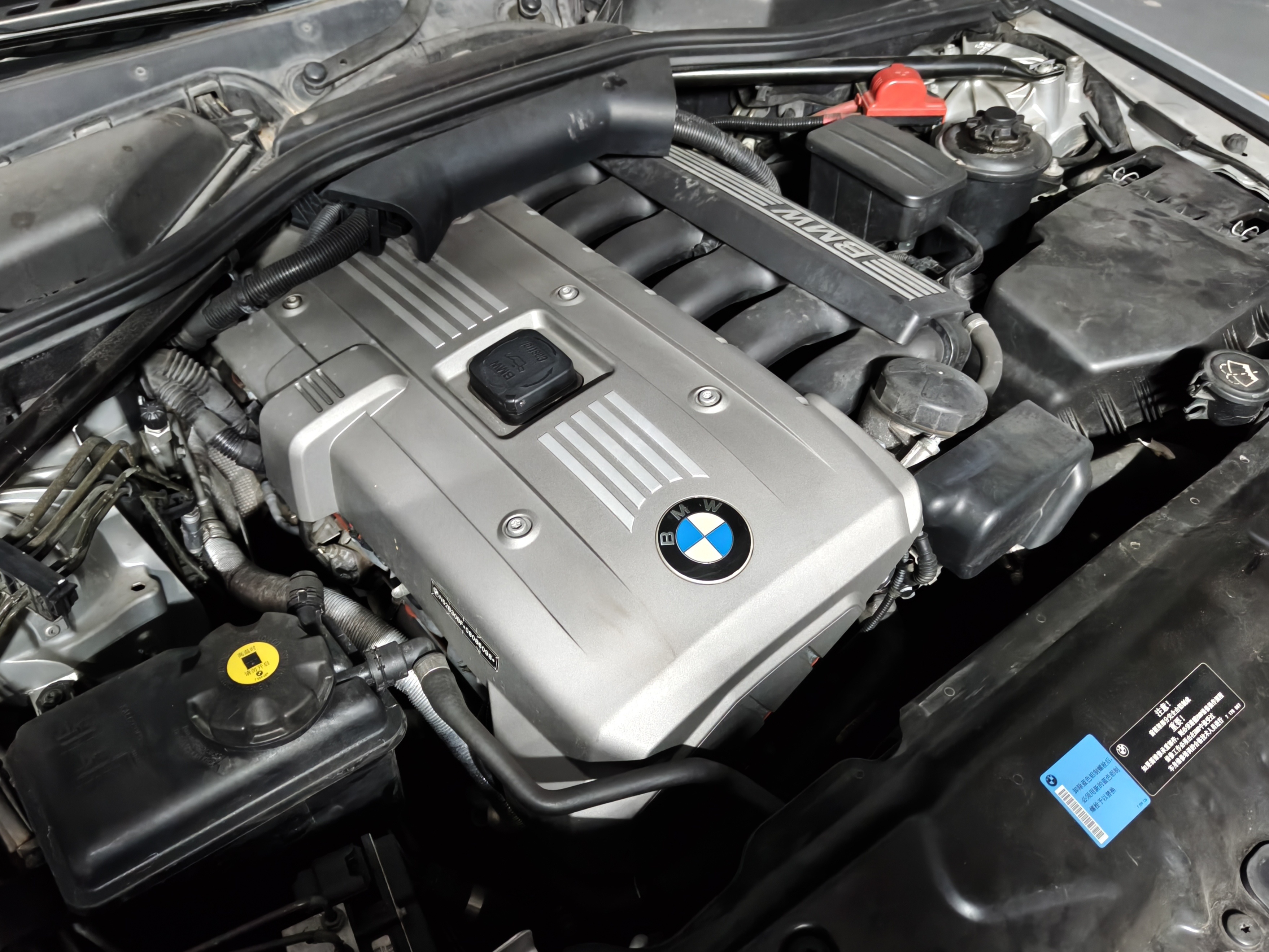 VQ37VHR VS N52B30，代表了那个年代民用领域V6自然吸气和L6自然