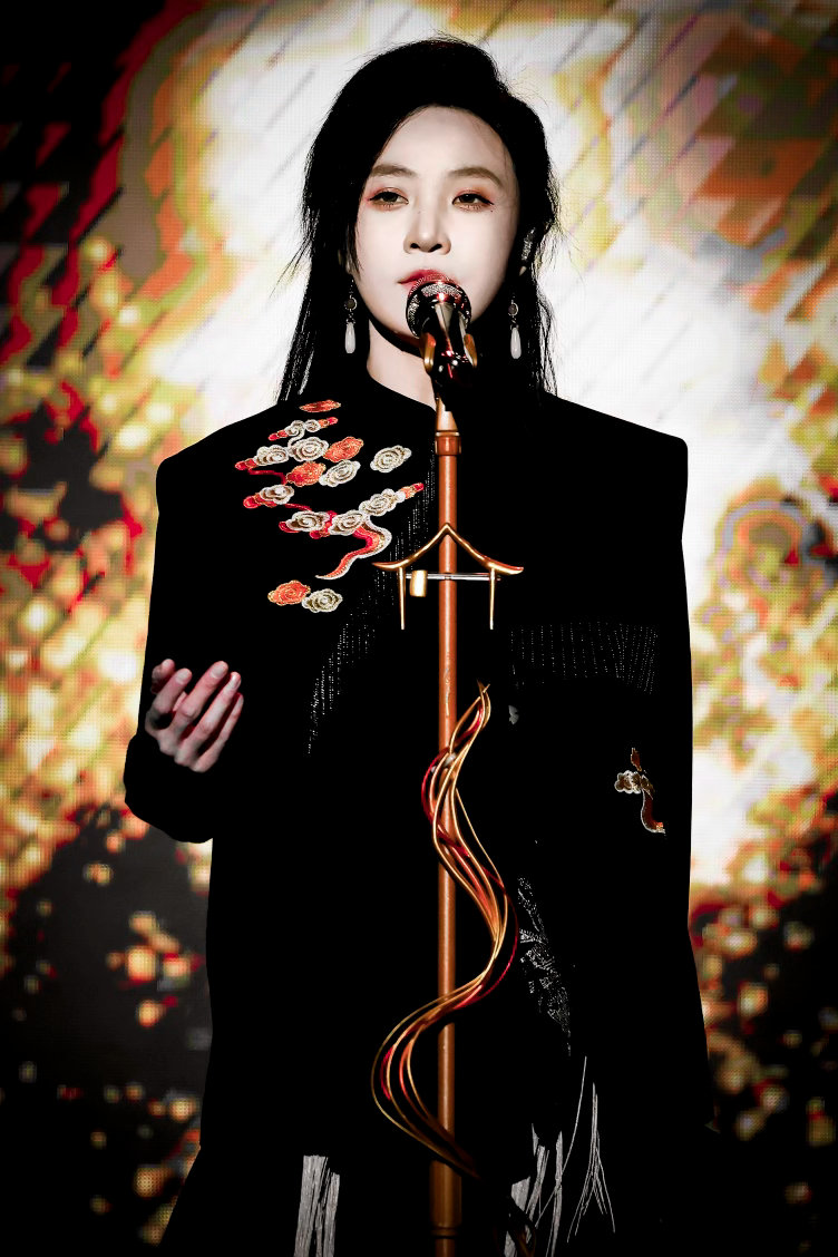 曾艾佳的可塑性和橡皮泥没区别曾艾佳的可塑性我真的服了翻她舞台合集真的会被惊到——