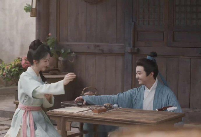 韩秀才叫许兰香许妹妹刺激到了林大爷 林锦岐站在那儿，看着韩粱自然地从兰香手里接过