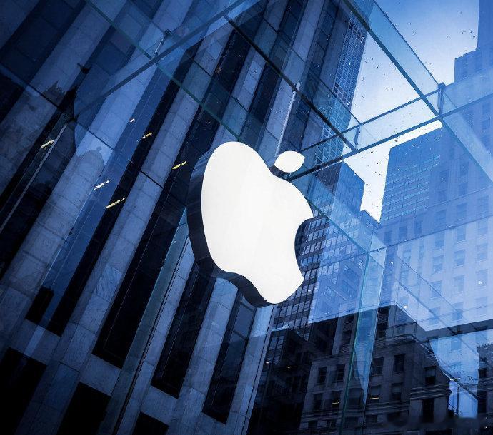 iPhone迈入无卡时代据爆料，欧盟各地苹果授权经销商的员工需在9月5日前完成与