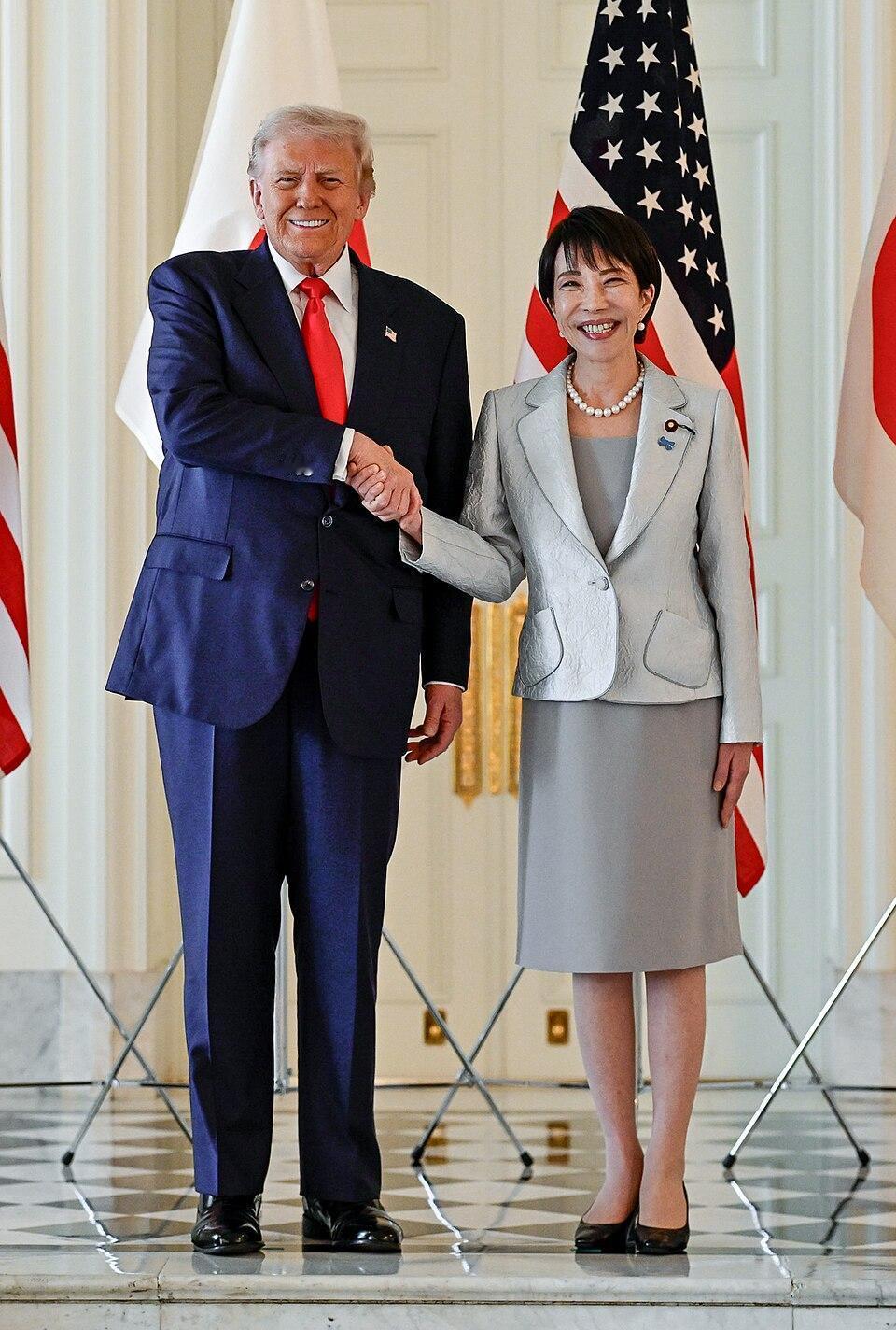 日本关西工商界这次想来中国谈生意，原计划10月组团访华，结果收到消息，行程可能要