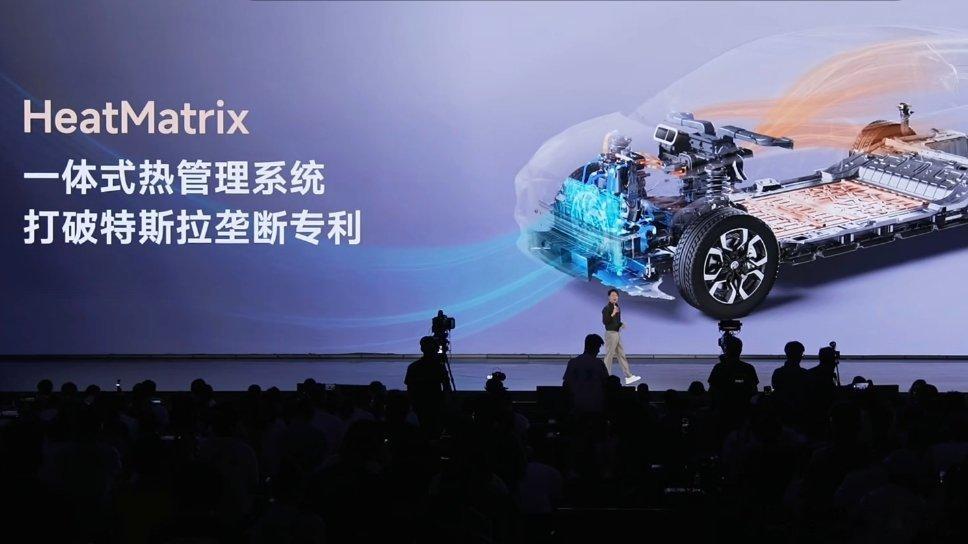 高端车型上的一体式热管理系统不稀奇7万多起的紧凑级车上，很是稀奇。MG4不仅仅有
