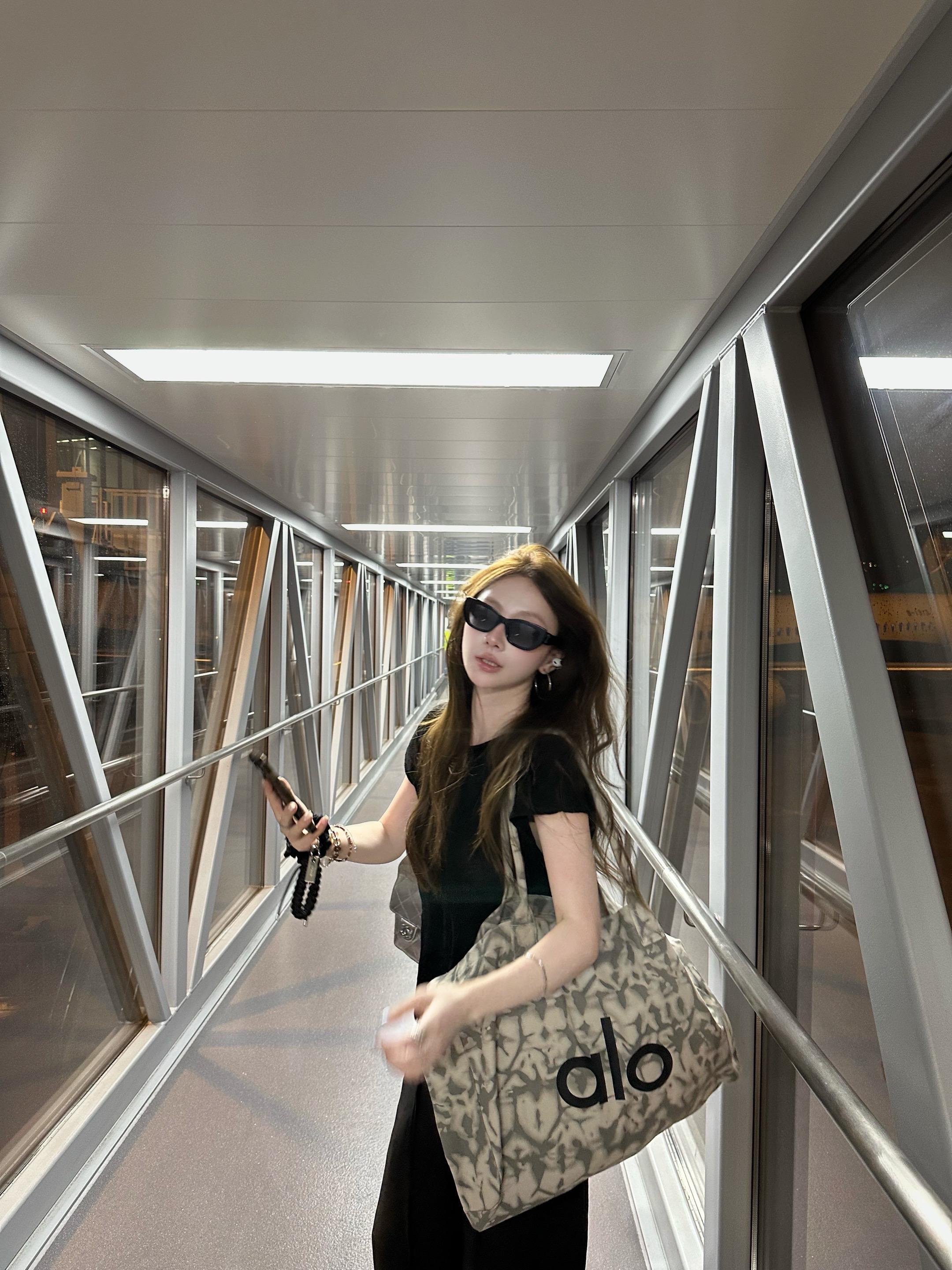 晚上好🛬。