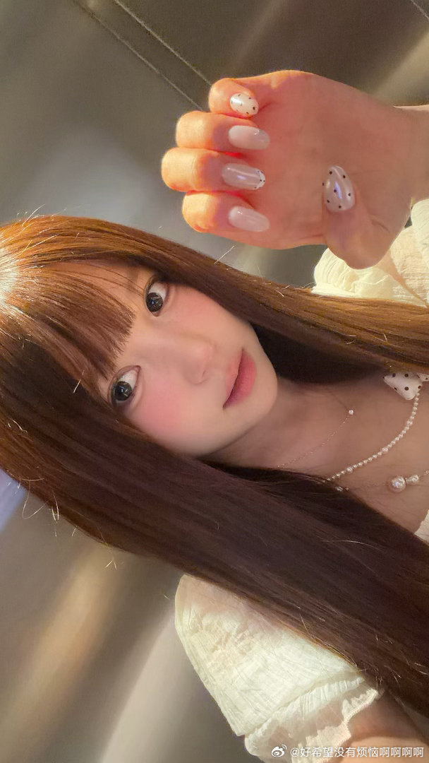 美女感很强的爪 ​​​