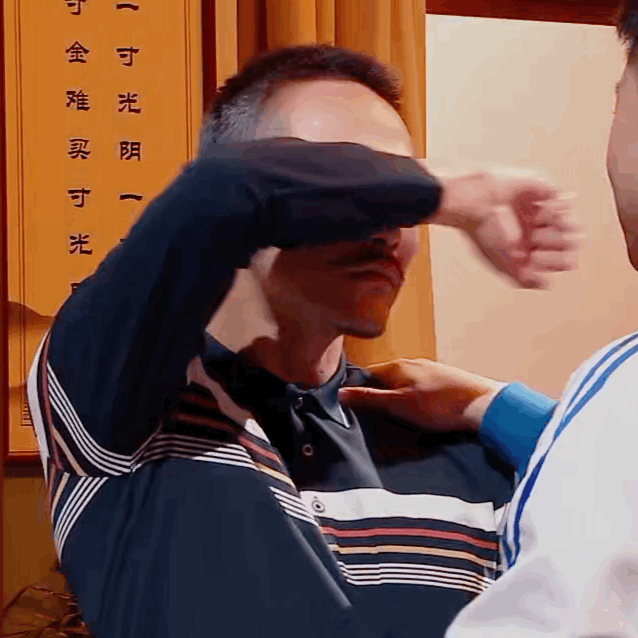 得了看张兴朝就想笑的病警告！张兴朝已成为我的快乐开关！[哈哈][哈哈] 从喜人奇