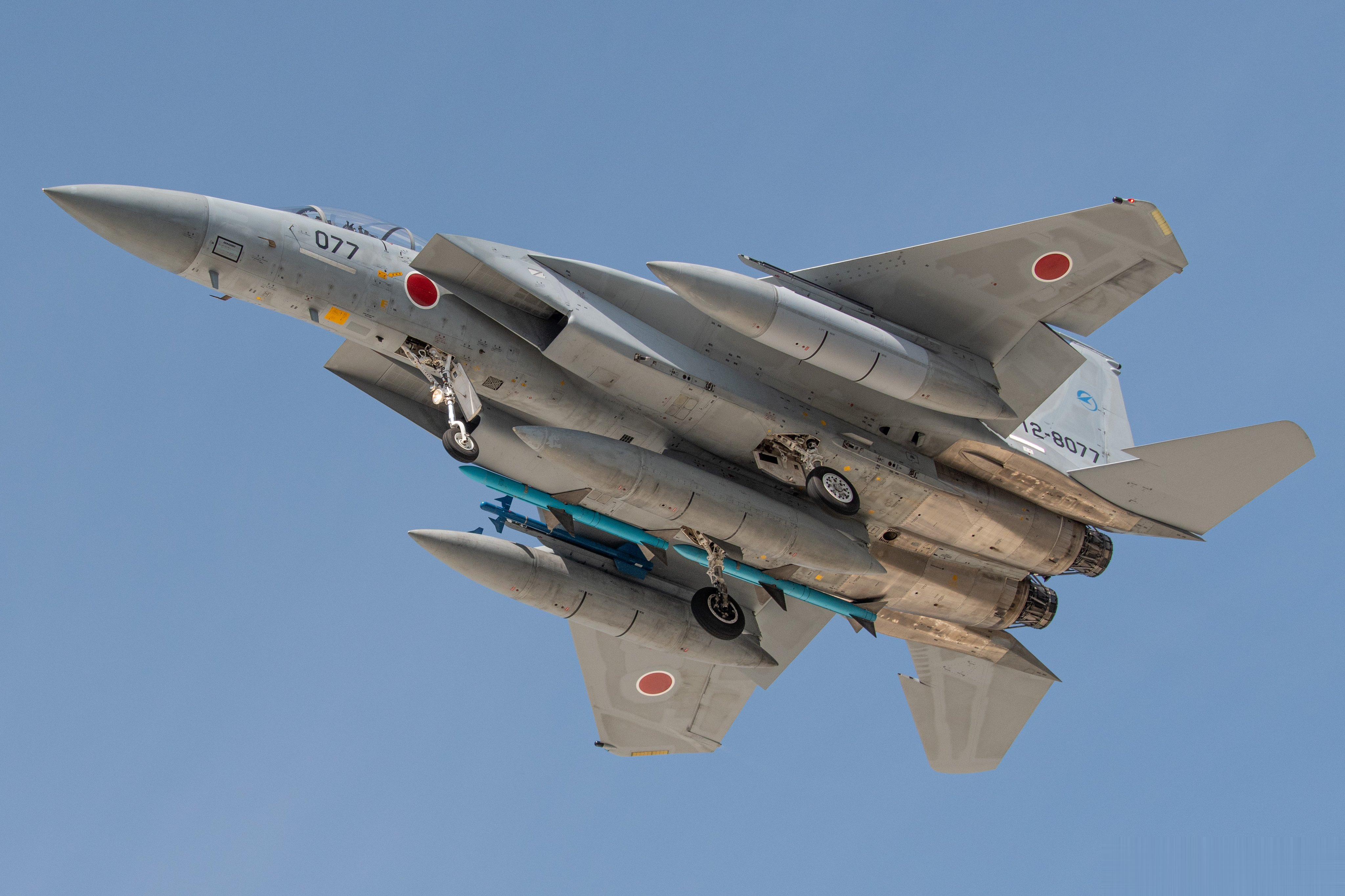 岐阜基地的F-15DJ，AAM3×2，麻雀×2，四发全挂右边，空自怎么老是喜欢可
