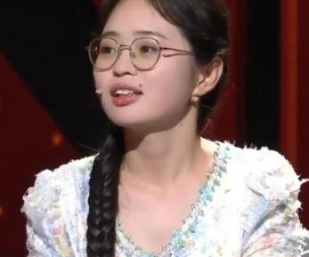 “我要回家…”河南女孩10岁父亲离世，盲人二叔靠种地供养考上大学，没想到，毕业后