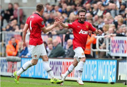 【英超-马塔2球香川献助攻 曼联4-0纽卡夺客场4连胜】北京时间4月6日，201