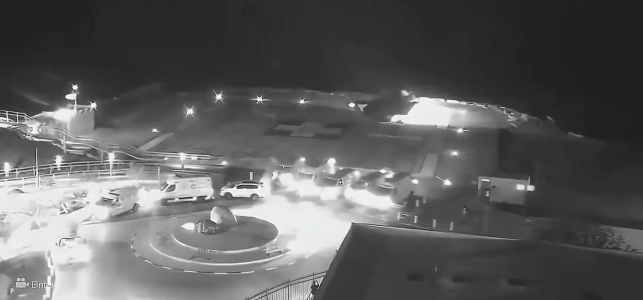 黎巴嫩真主党武装在今天凌晨对入侵黎巴嫩南部的以军实施打击，又把以军打得很惨。以军