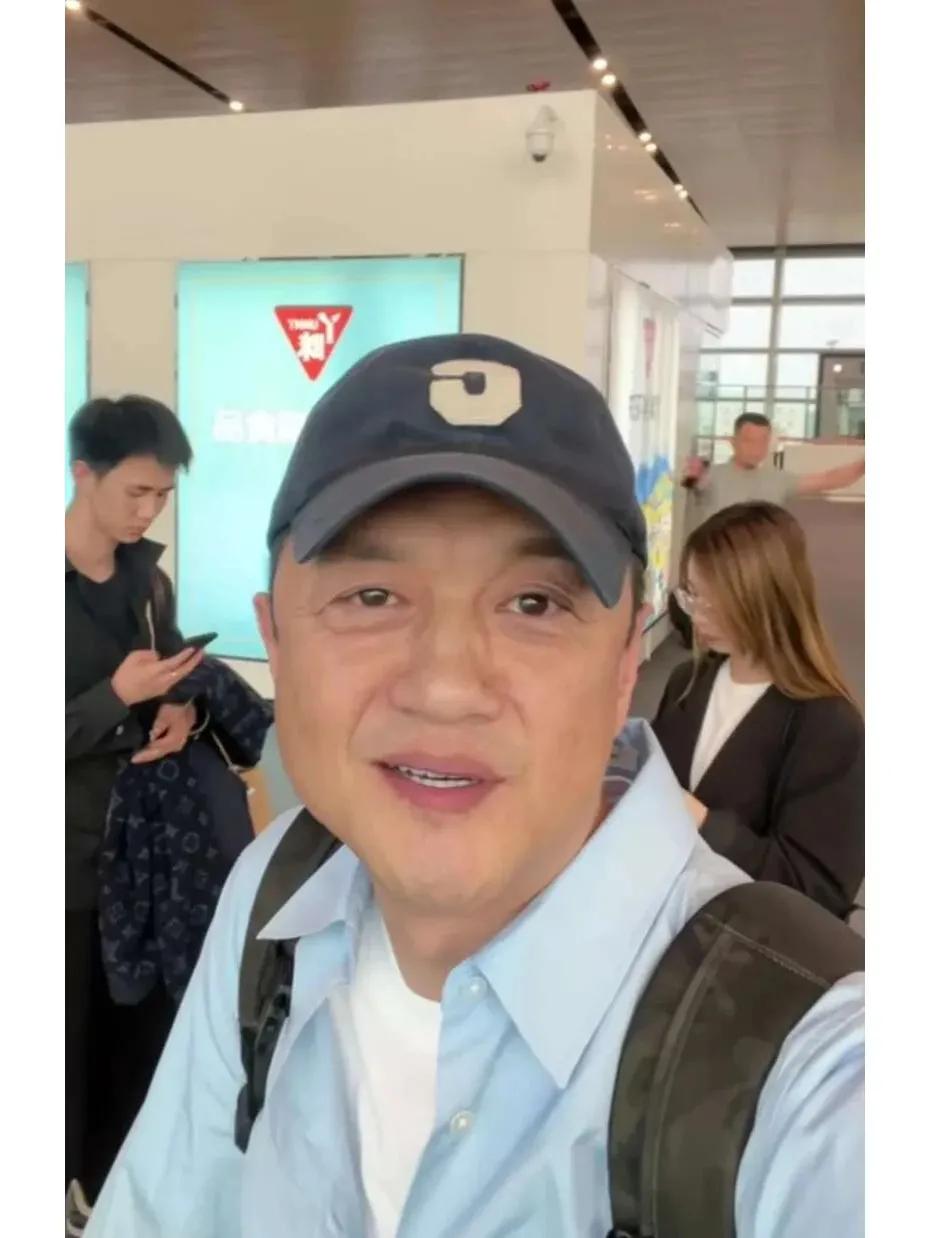 李亚鹏也被限制高消费了
欠款4000多万，员工工资半年多都不发
出门得做头等舱，