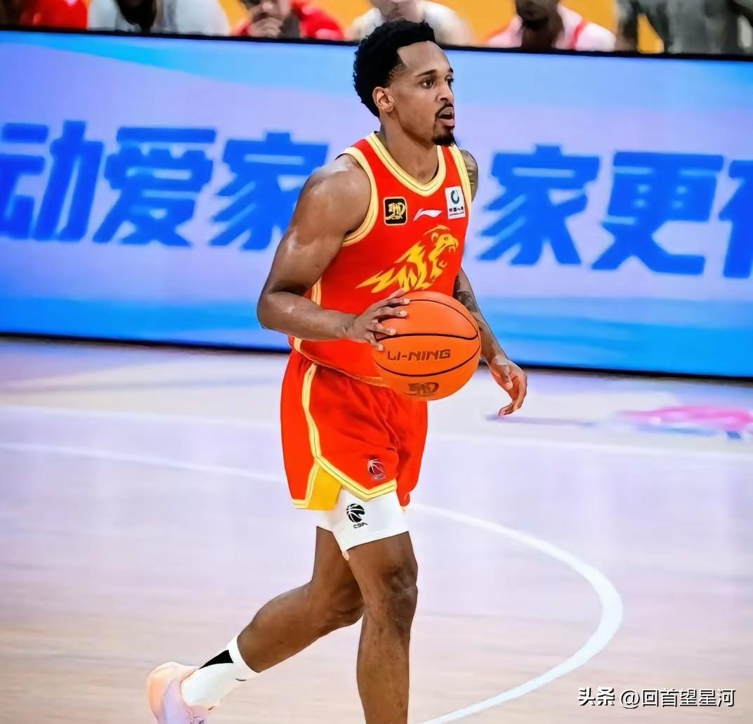 辽宁男篮也在追逐巴里布朗？有这钱那还不如追胡金秋呢，你们觉得是不是这样？

巴里