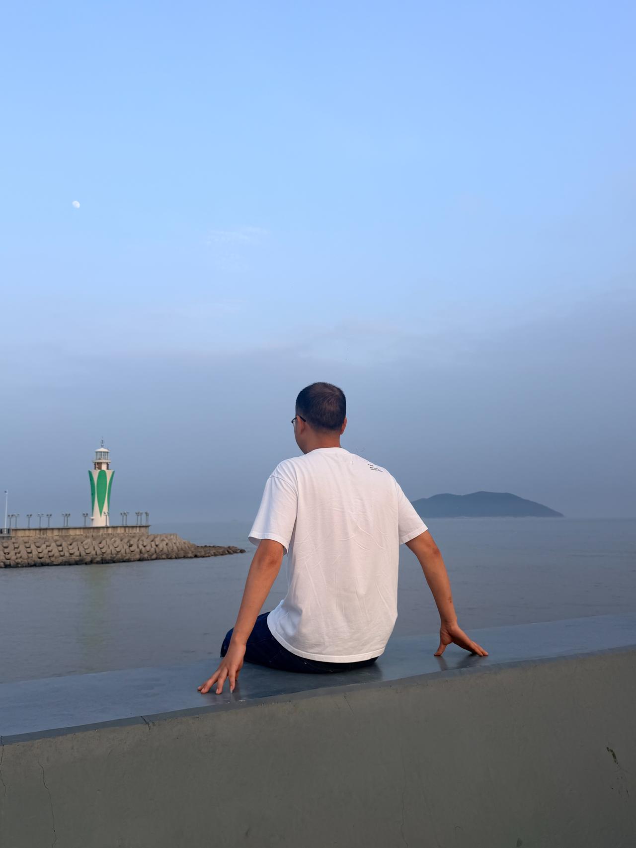 绝大多数散户的亏损，根源从来不是看不懂行情，而是电量耗尽、气场崩塌、自控力失效。