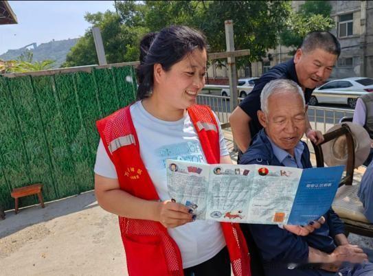 万柏林区白家庄街道官地社区深耕网格反邪宣传 筑牢基层平安防线
 
万柏林区白家庄