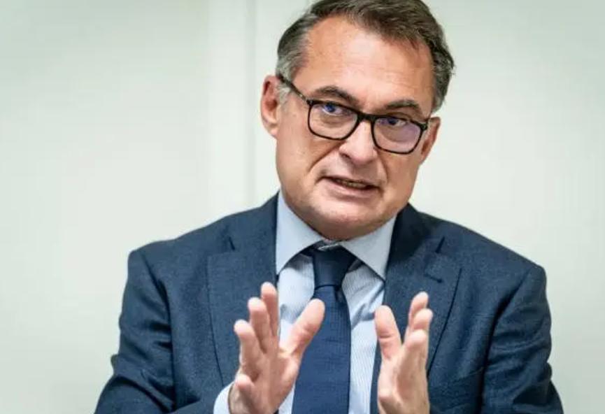 德国副总理访华前，央行行长叫嚣“设法报复中国”，给你点阳光就灿烂？

据外媒报道