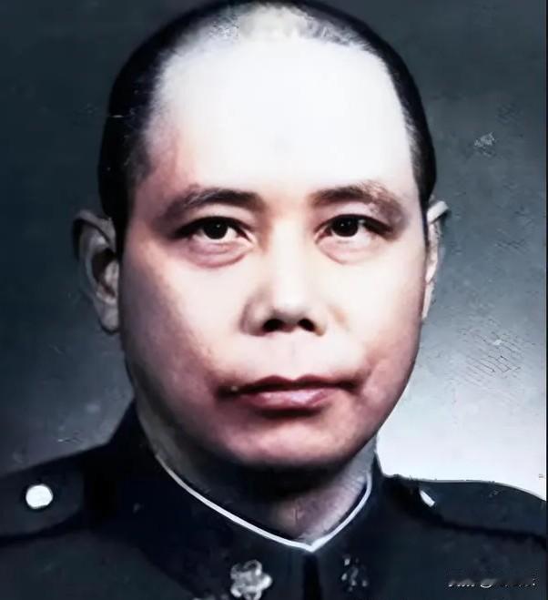 1943年，常德庆功宴上，王耀武正给57师残部夹菜，军长傅仲芳突然带兵闯入，直指
