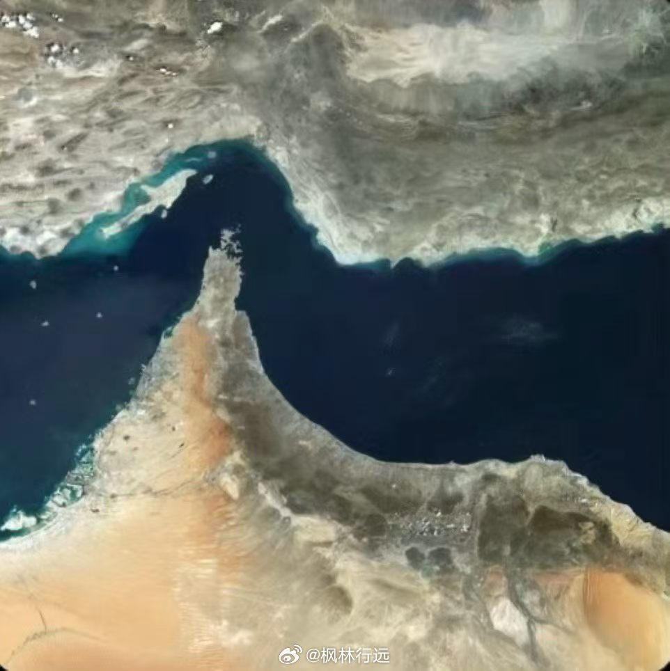 🇮🇷🔥🇺🇸🇮🇱伊朗官媒引用革命卫队声明，🔥宣布：霍尔木兹海峡已关
