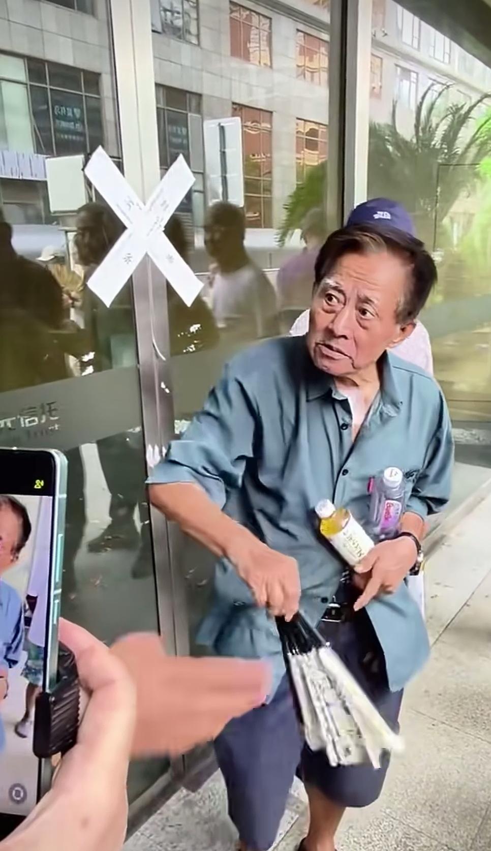 上海建工爷叔又要郁闷了！上海建工昨晚发布半年度业绩公告，净利润下降42%，扣非净
