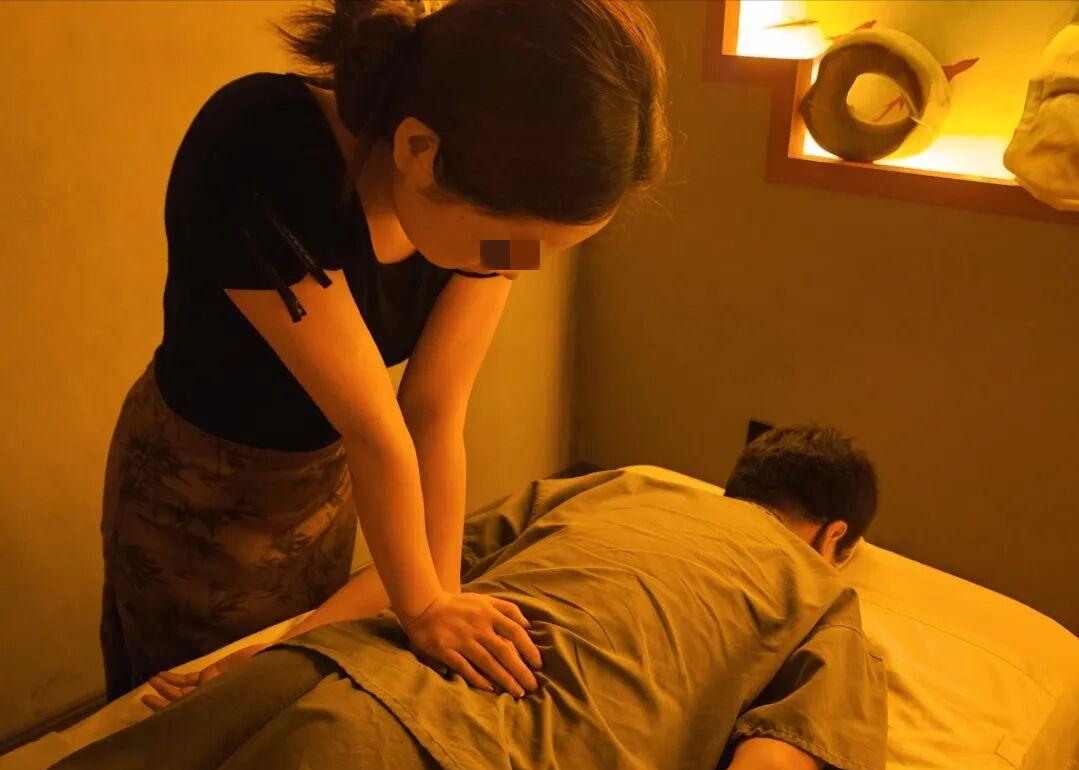 媒体报道案例：江苏泰州，男子在足浴店花了 300 元，点了个 45 分钟左右的按