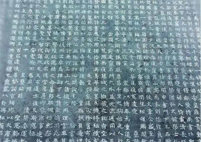 #历史开讲#浅论被误读的上官婉儿

上官婉儿的陵墓发掘于西安咸阳机场的一次常规考