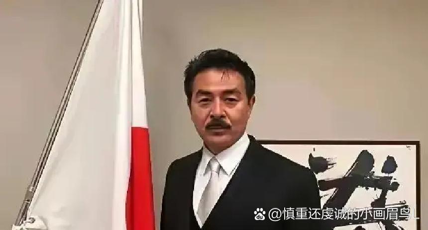 “中国该敬畏日本？”，当这句话从日本前防卫副大臣嘴里冒出来，我手里的茶杯差点摔地