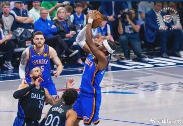 今日NBA常规赛，雷霆客场100-87击败独行侠。比起胜利，谢伊-吉尔杰斯-亚历