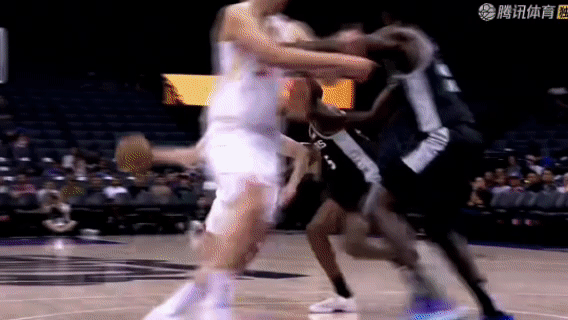 半场仅落后3分，但是最终还是输了22分。这次夏季联赛最有希望赢的一场比赛，太多的