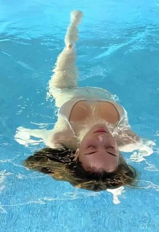 00后白俄罗斯超模，玛丽娜·邦达科