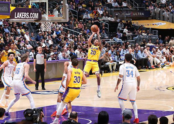 如果不是小尼克-史密斯，湖人100%赢不了赛季初段对阵开拓者的那场比赛，很可能也