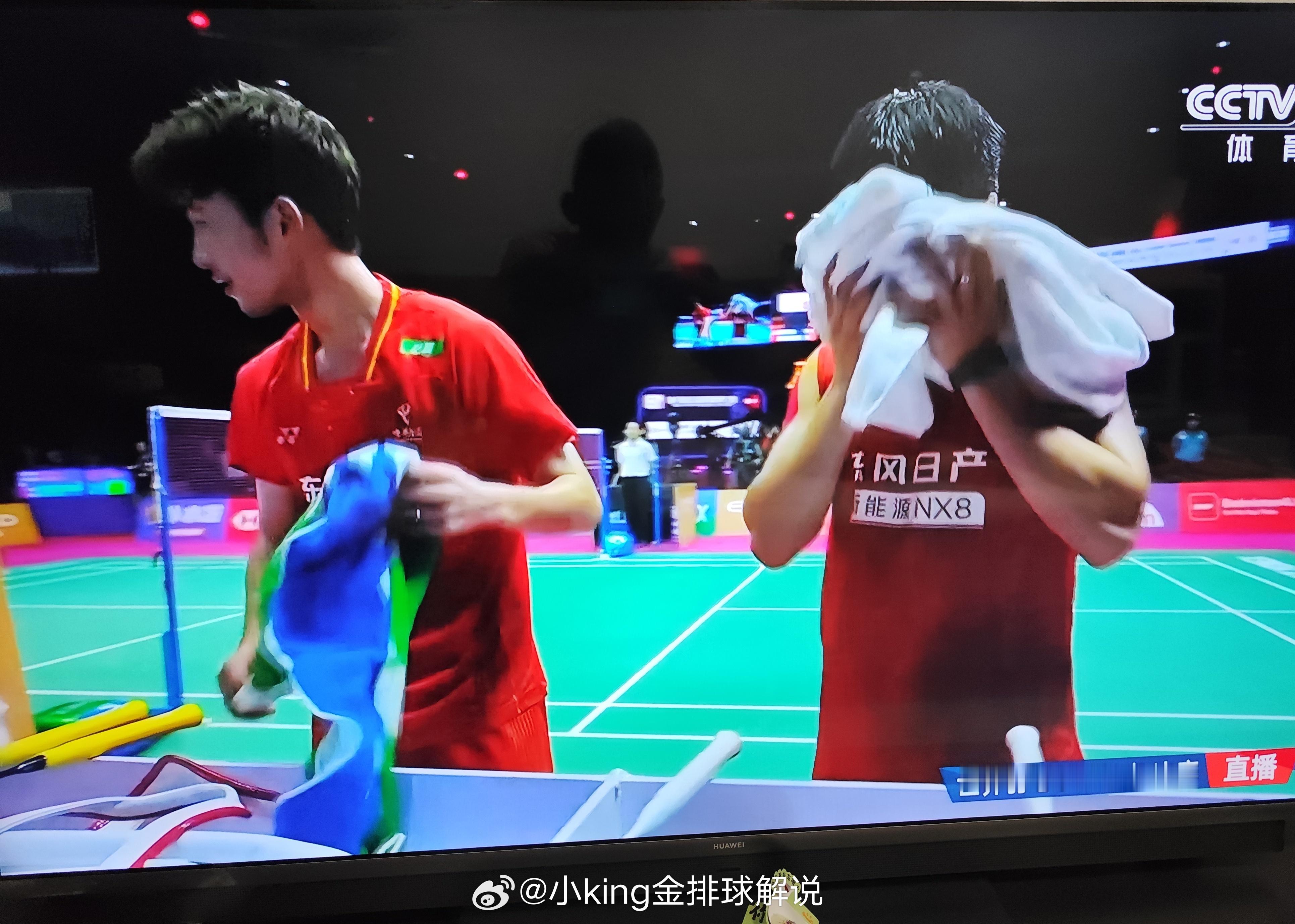 恭喜王昶梁伟铿组合获得羽毛球世锦赛男双冠军！中国队本届唯一冠军，重压之下夺冠，尤