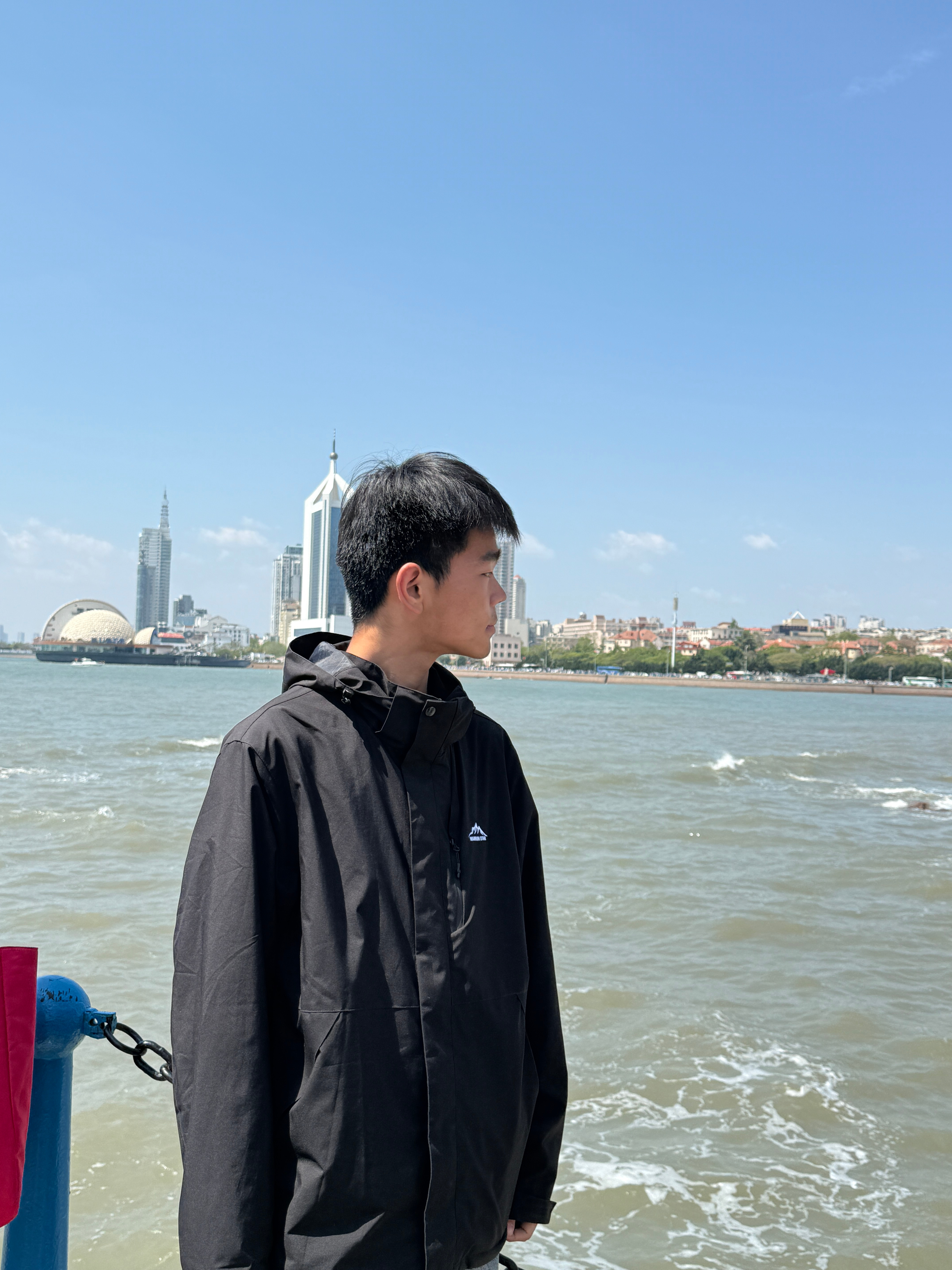 当出租屋迎来了放暑假的弟弟妹妹我弟就打算暑假的时候来找我玩，他来我家之后就是帮我