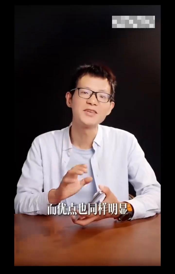 华为阔直板机PuraX View真实手感是怎样的？
华为昨天发布的这台阔直版手机