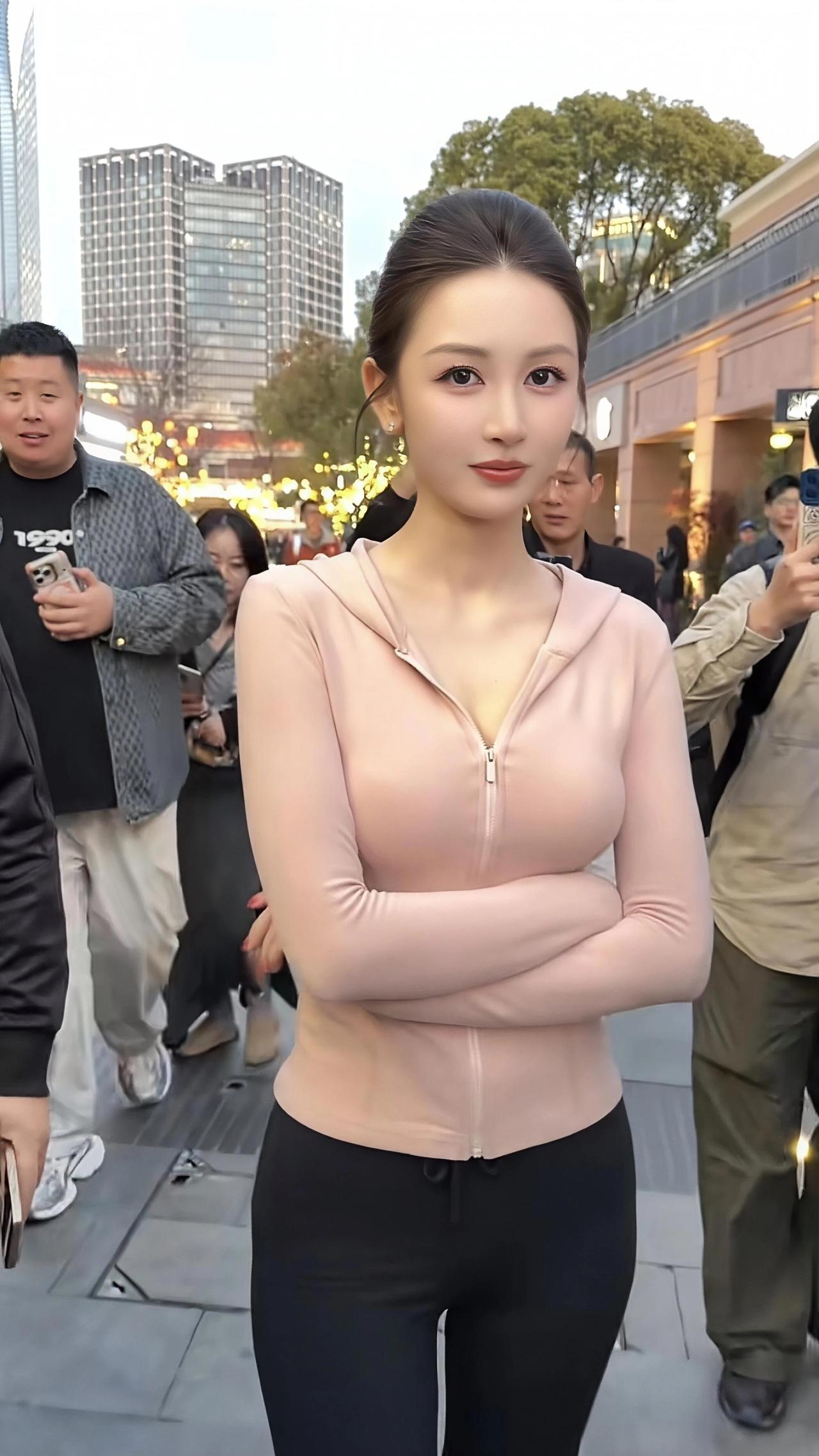 @敏敏💫 @小敏～ 
御姐 大长腿 美女 极品身材