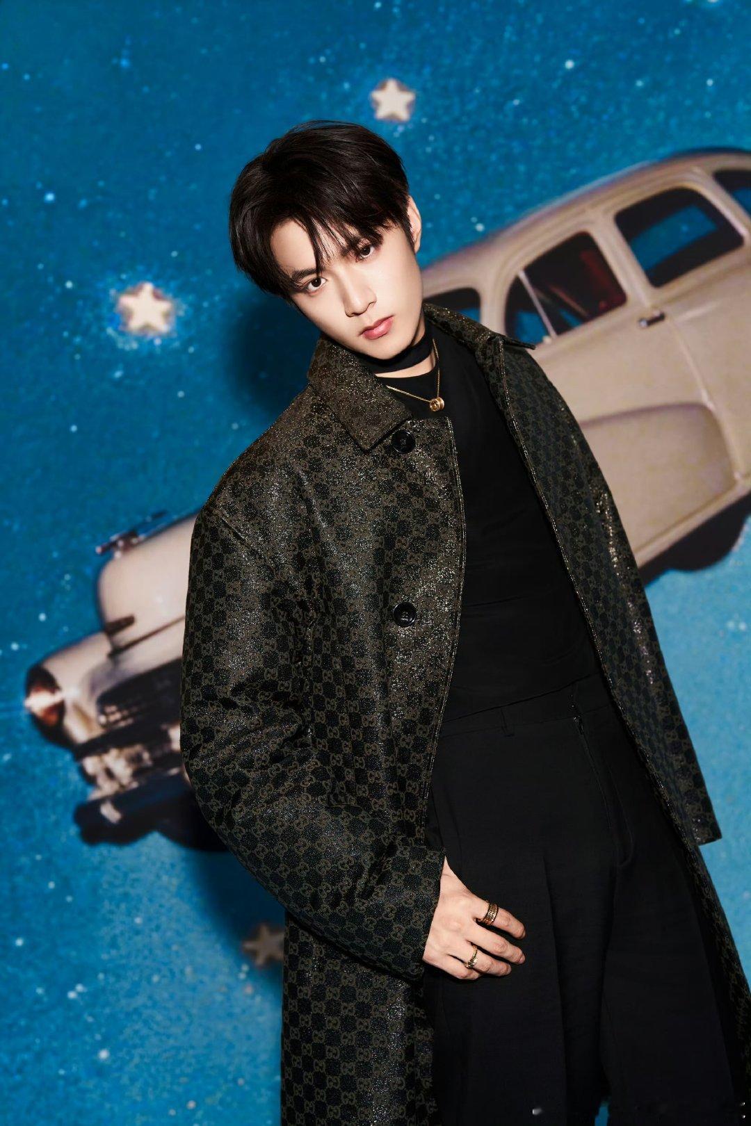 刘耀文发布会出图刘耀文发布会妆造刘耀文宇宙闪烁请注意发布会造型，太帅了，期待直播