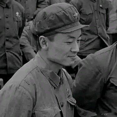 《80年陈云严肃建议陈锡联主动辞职，陈锡联猛拍桌据理力争：让我干啥绝无二话，态度