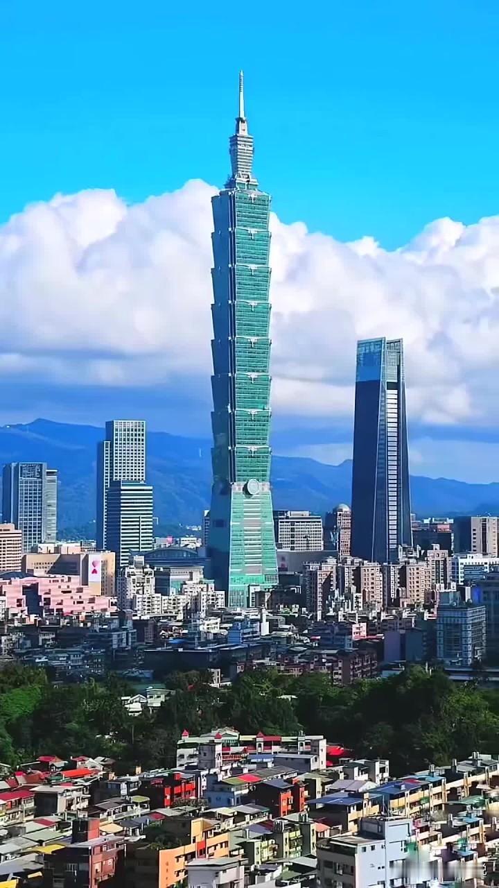 台北选情风波：一份反差巨大的民调，到底意味着什么明人明说
 
一份戴立安公布的民