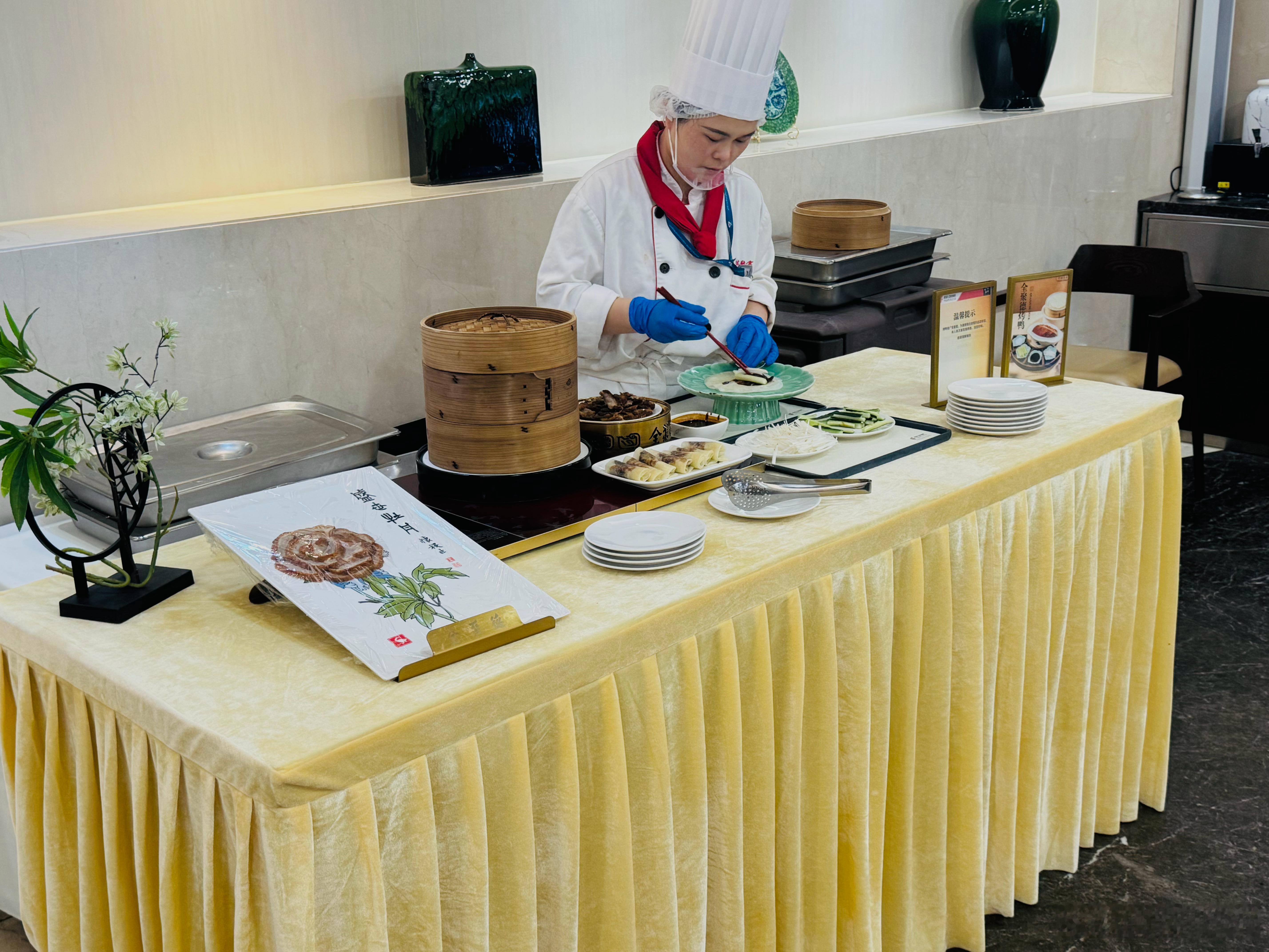 北京国航休息室餐食升级了，烤鸭有了，排骨豆角有了，肉酱面一般我的日常plog