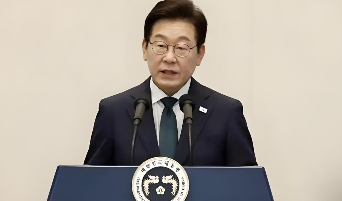 10年前，朴槿惠顶住各种压力前来中国参加70周年的庆祝活动。如今，被大家寄予厚望