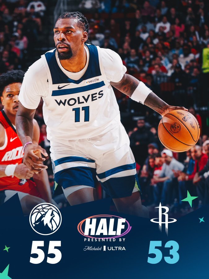 随着KD最后接小谢的妙传，在底角投中了上半场个人的18分，火箭将分差再一次缩小到