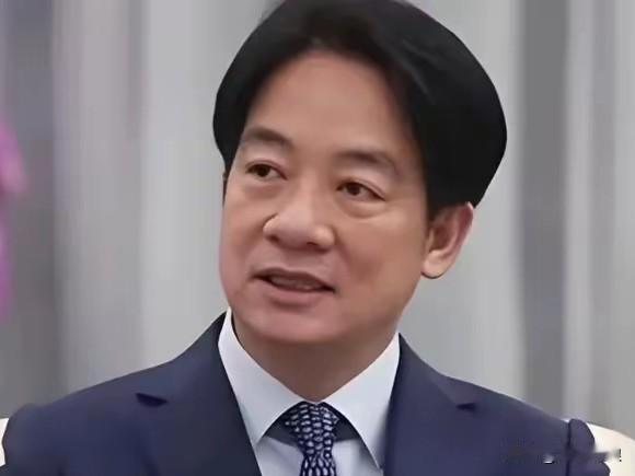 是不是
该把赖清德
拿下了

10月10日
他又嚣张的
散布“台独”了