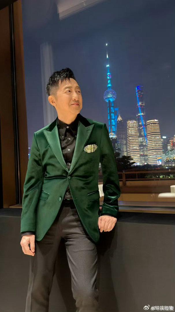 庾澄庆回应人老了做什么都心酸歌手发布会 庾澄庆不愿意安于现状刻意降低标准，宁愿心