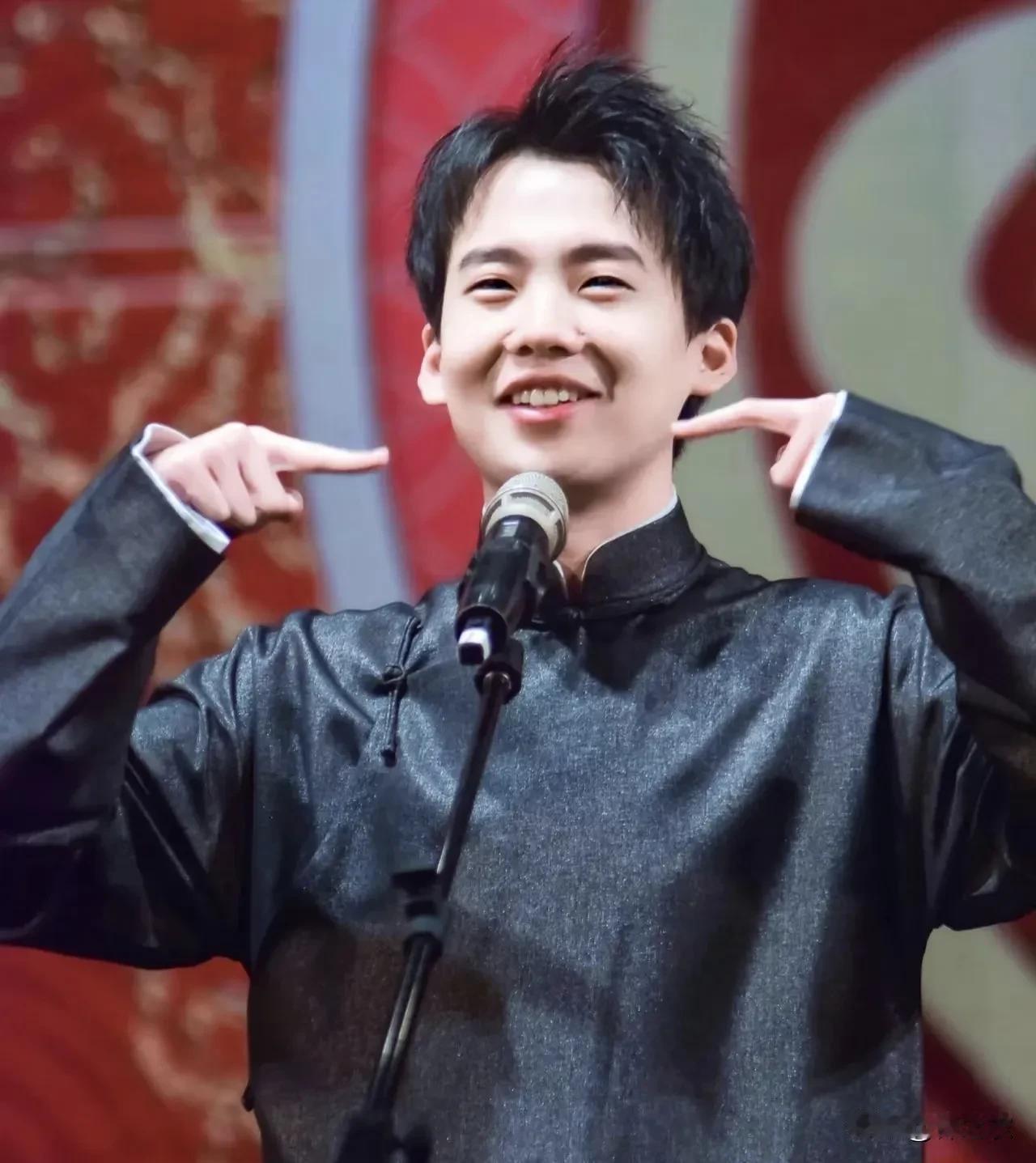 为什么会觉得大林现在的知书达理稳重有礼貌离得开老郭的严厉教育呢，而从小就机灵的有