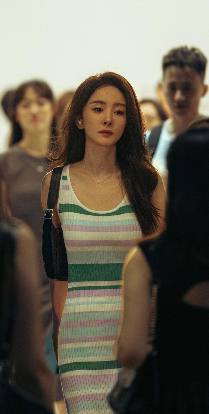 杨幂电影脸杨幂刘诗诗短短几秒的镜头足以惊艳张艺谋拍的杨幂刘诗诗张艺谋镜头里，杨幂