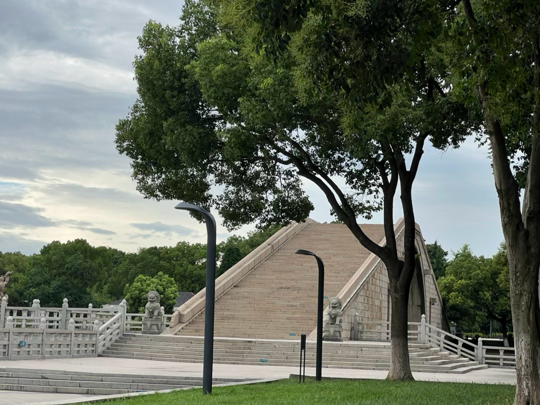 宜兴蛟桥，复刻旧时历史，新生古城地标。 宜兴·宜兴市团氿风景区