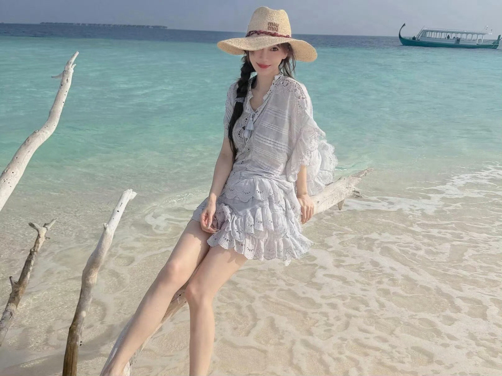 Angelababy马尔代夫游客照 Angelababy度假穿搭。 