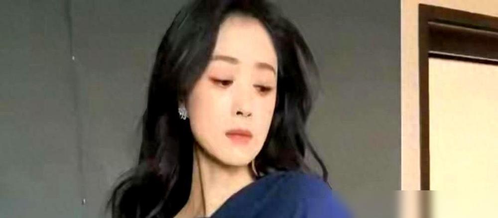 孙俪王阳颁奖礼上谁也不搭理谁？就离谱。一个剧本砸一个亿，一个最多也就两千万，能聊