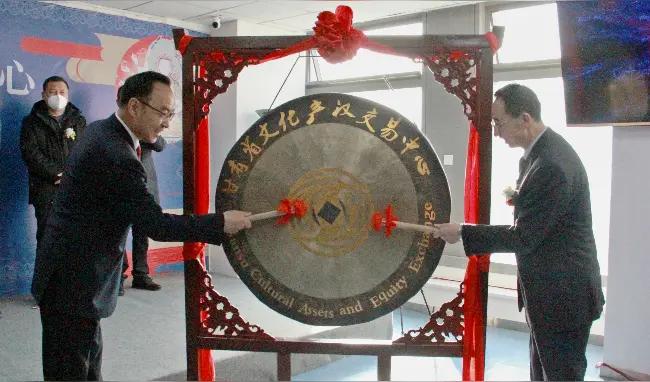 藏家变现潮下收藏策略优化：数据驱动的价值抉择
 
藏家变现潮带来市场供给扩容与结