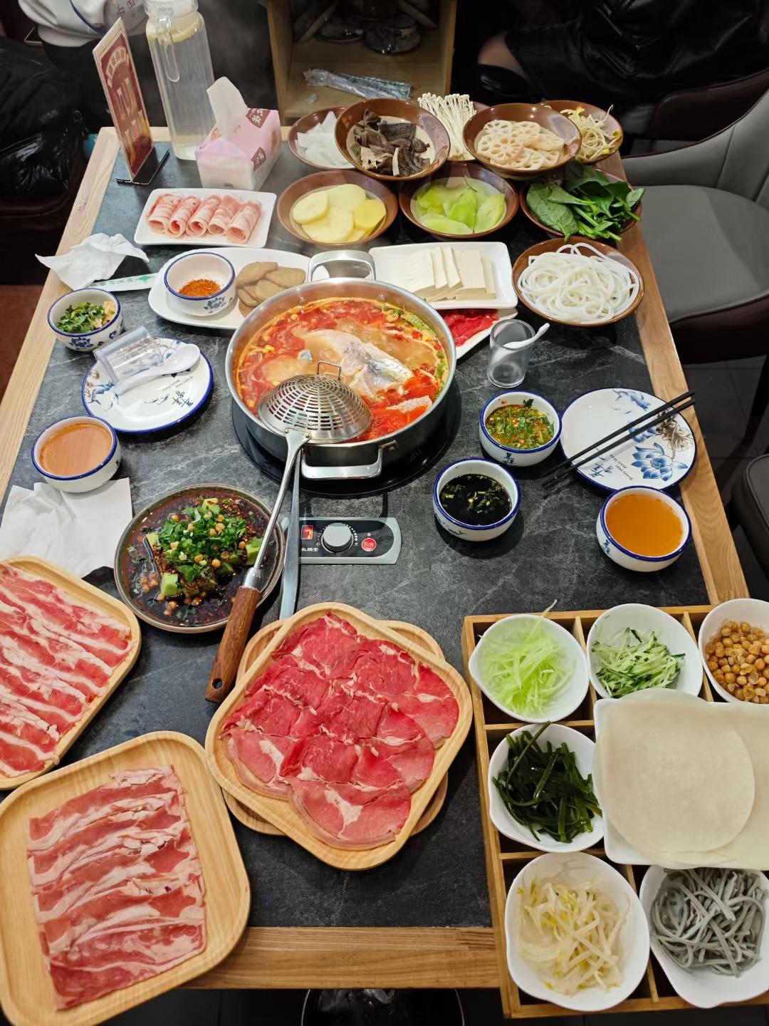 冬天就适合吃火锅 没有什么是一顿火锅解决不了 火锅约起来 唯有美食可以治愈一切