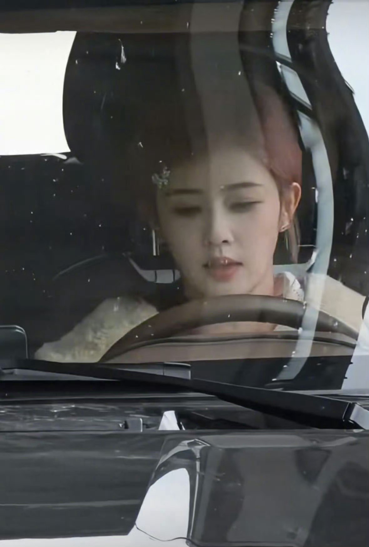 白鹿开车了白梦妍这是要带我们去兜风吗[哇] ​​​